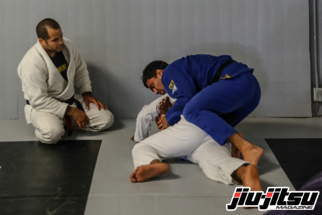 Thursday Class: Leo Vieira Teaches How to Pass the Spider Guard