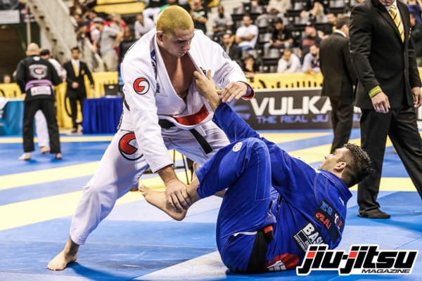 Rodrigo Comprido Teaches One Way to Attack the Toe Hold From Side Control